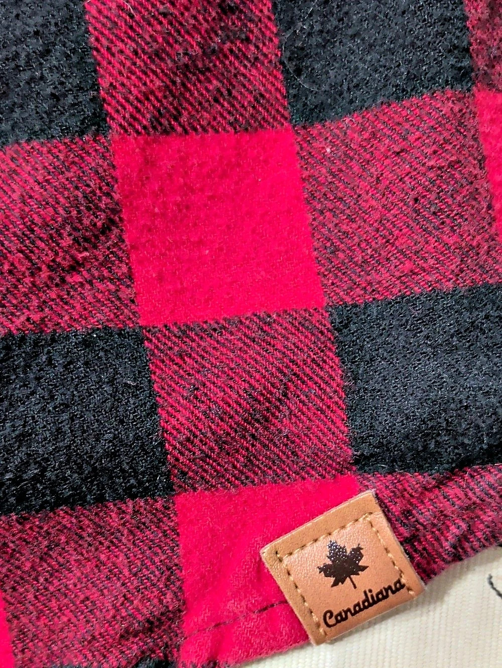 Canadiana CDF1000L1 Checkered Cotton Shirt in Red & Black Large Like New - Picture 6 of 7